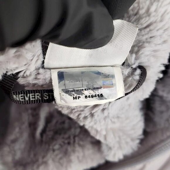 The North Face Women's Gray Jacket Medium - Picture 5 of 9